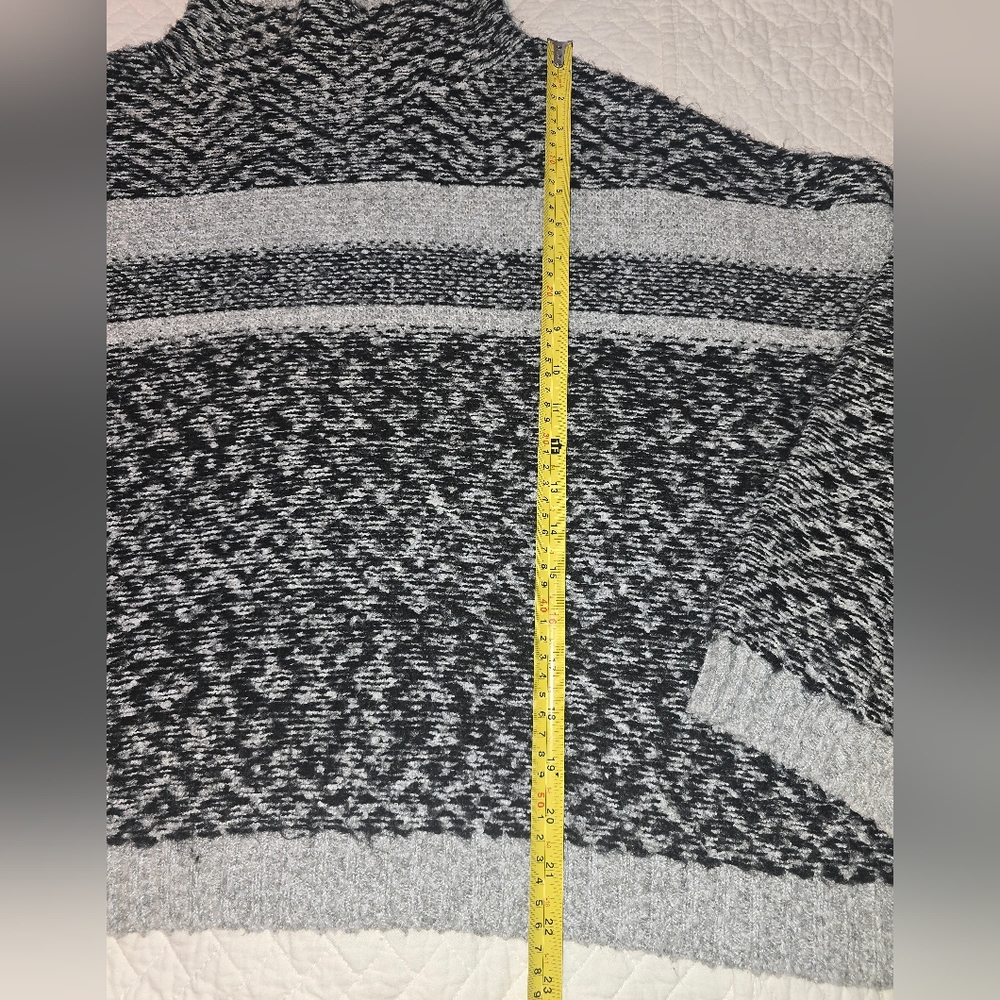 John + Jenn Oversized Mockneck Sweater Women's Size XL - Picture 7 of 11